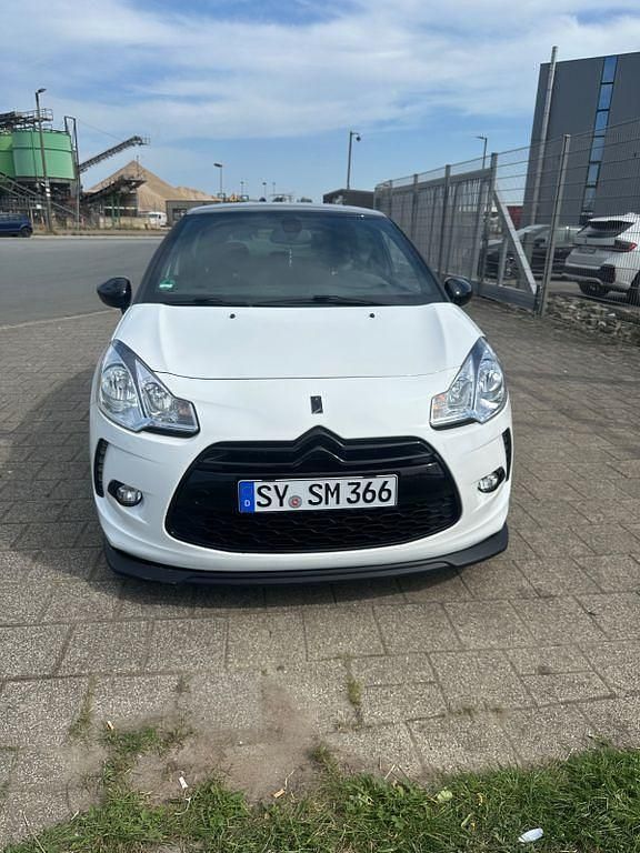 Weiß Gebraucht 2014 Citroën DS3 Sport Chic Kleinwagen | 6.000 € (Fairer Preis) - Bild 1/4