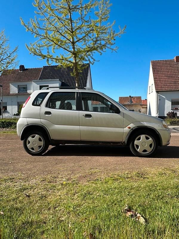 Second-hand Suzuki Ignis 80 CP (58 kW) 2000 Gri Hatchback