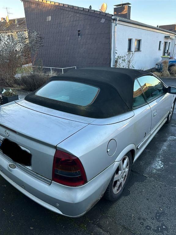 Gebraucht Opel Astra Cabriolet 147 PS (108 kW) 2004 Silber Cabrio