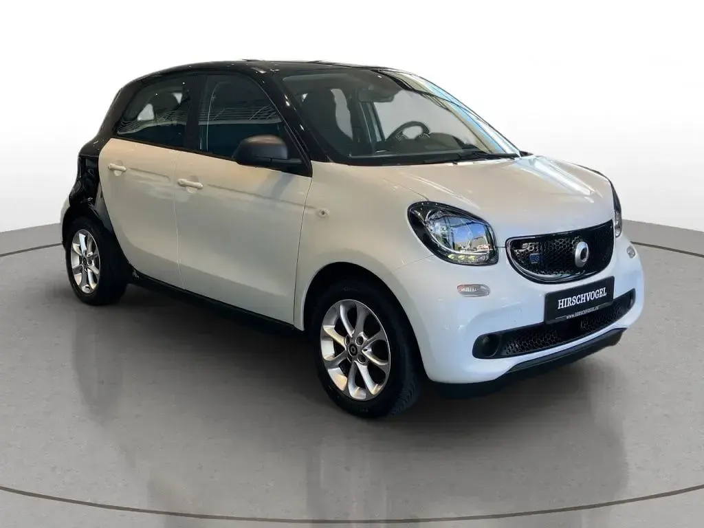 Gebraucht Smart ForFour Electric Drive Passion 60 kW (82 PS) 2019 Weiß Kleinwagen
