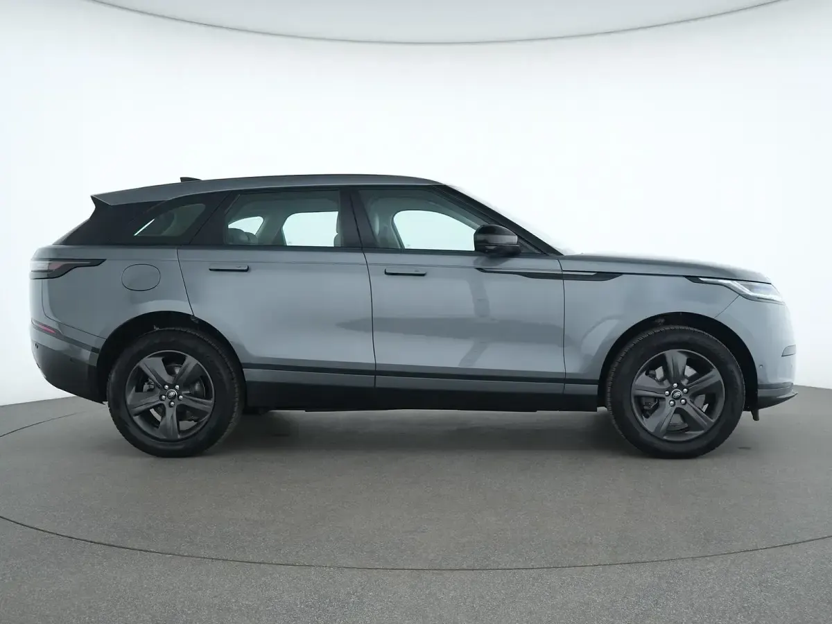 Gebraucht Land Rover Range Rover Velar 204 PS (150 kW) 2024 Zadar grey SUV