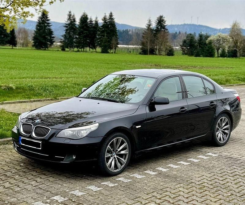 Gebraucht BMW 525 Exclusive 197 PS (144 kW) 2008 Schwarz Limousine