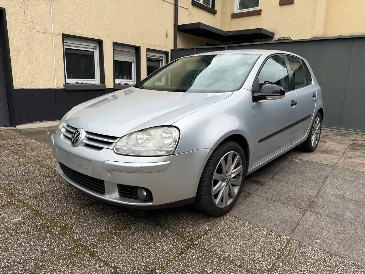 Gebraucht VW Golf V 105 PS (77 kW) 2006 Silber Kleinwagen