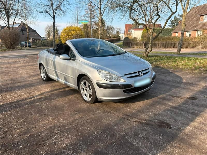 Gebraucht Peugeot 307 CC 135 PS (99 kW) 2003 Silber Cabrio