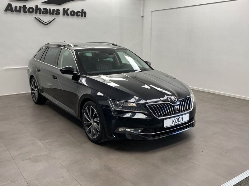Schwarzmagic perleffekt Gebraucht 2019 Skoda Superb LAURIN & KLEMENT Kombi | 26.900 € (Guter Preis) - Bild 1/4
