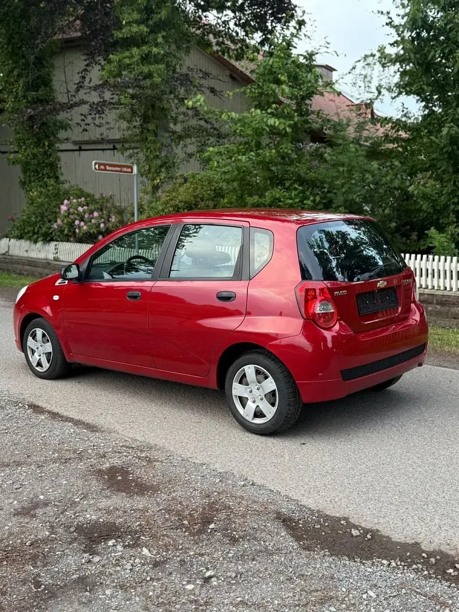 Gebraucht Chevrolet Aveo 84 PS (61 kW) 2009 Rot Kleinwagen