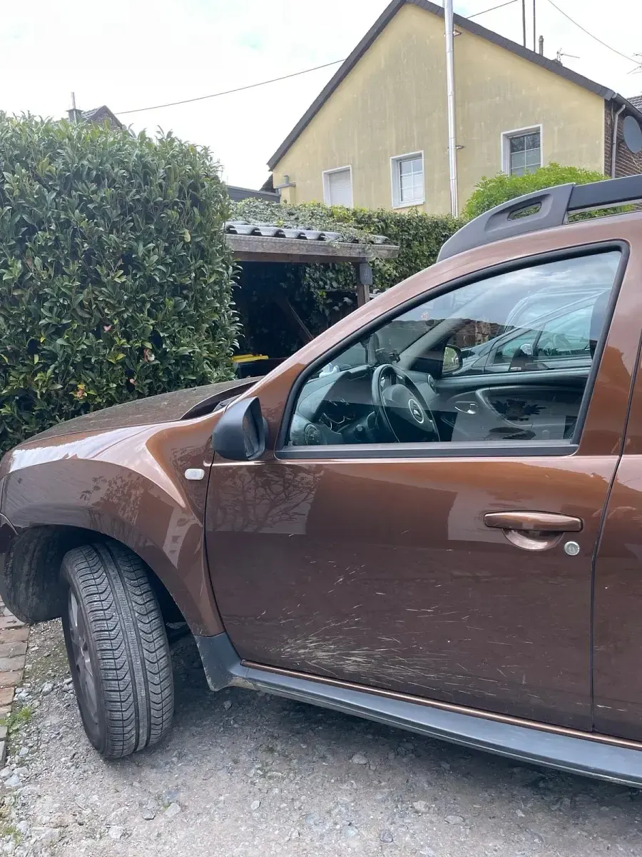 Gebraucht Dacia Duster Lauréate 105 PS (77 kW) 2014 Braun SUV