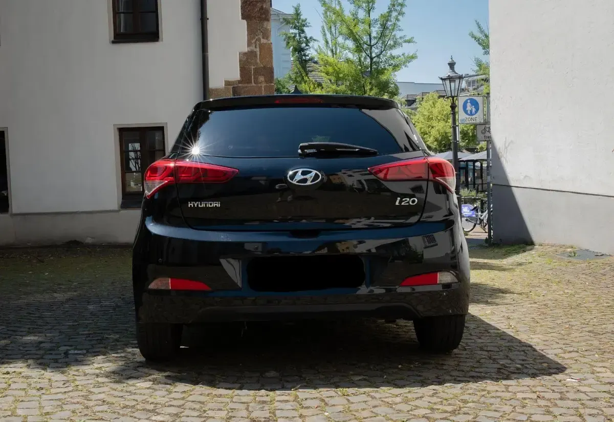 Gebraucht Hyundai i20 Passion 101 PS (74 kW) 2018 Schwarz Kleinwagen