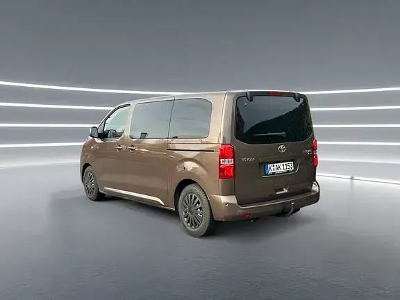 Gebraucht Toyota Proace Verso Executive 177 PS (130 kW) 2023 Braun Kombi