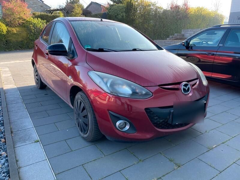 Rot Gebraucht 2013 Mazda 2 Limousine | 4.800 € (Fairer Preis) - Bild 1/4