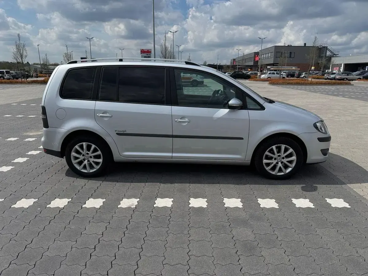 Gebraucht VW Touran Freestyle 102 PS (75 kW) 2009 Silber Van / Kleinbus