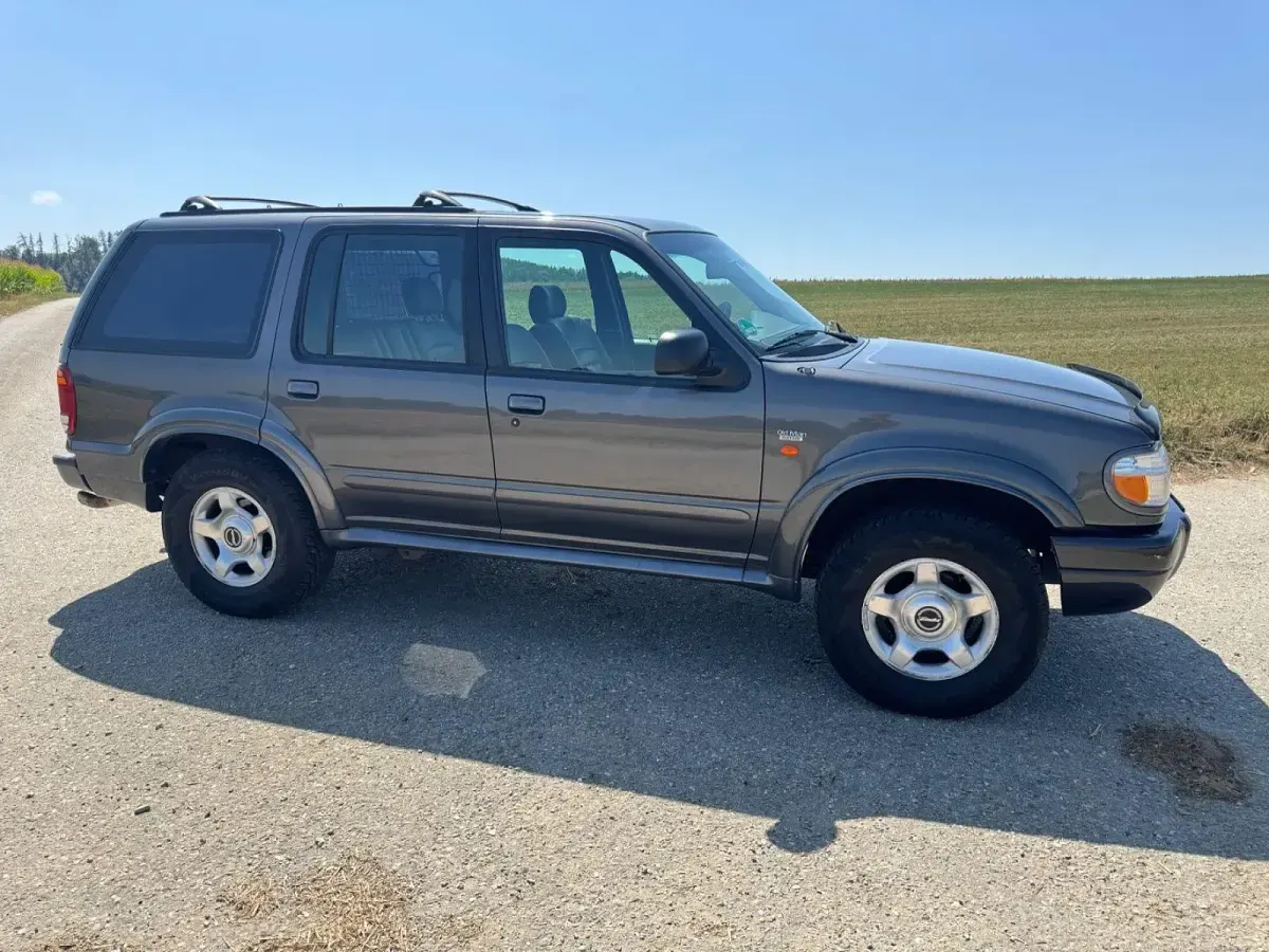 Gebraucht Ford Explorer Limited 204 PS (150 kW) 2000 Silber SUV
