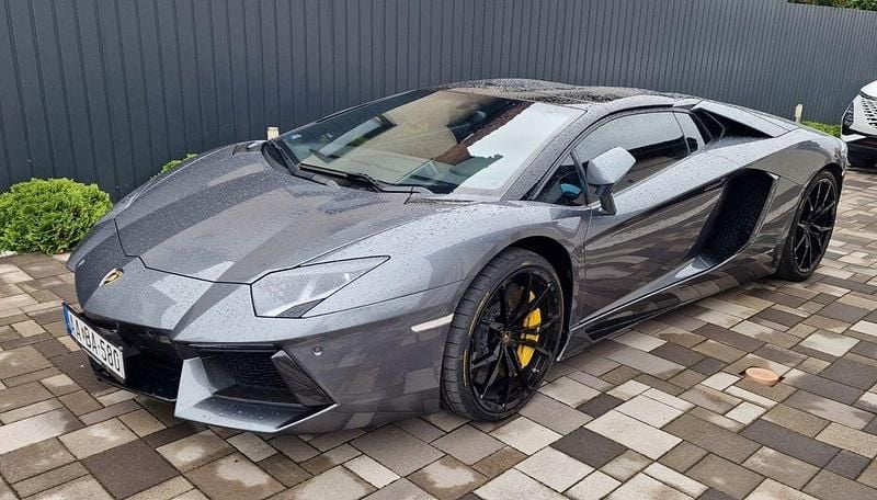 Grau Gebraucht 2014 Lamborghini Aventador Cabrio | 249.000 € - Bild 1/4
