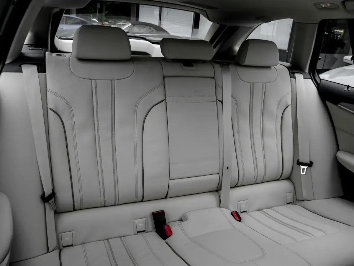 Gebraucht BMW 520 Sport Line 197 PS (144 kW) 2024 Schwarz Kombi