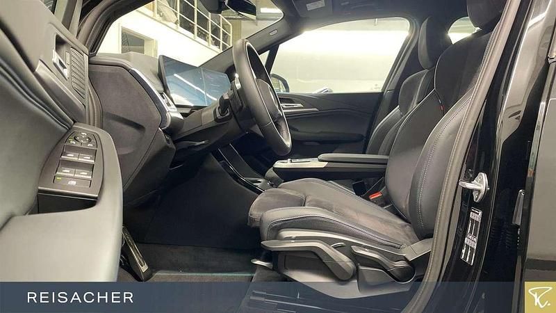 Gebraucht BMW 220 Active Tourer Efficient Dynamics 170 PS (125 kW) 2025 Saphirschwarz metallic Van / Kleinbus