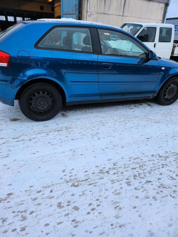 Usata Audi A3 101 CV (74 kW) 2002 Blu Utilitaria