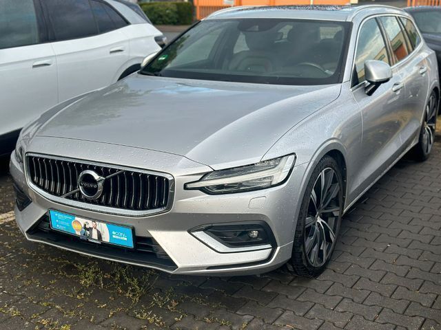 Silber Gebraucht 2018 Volvo V60 Kombi | 19.999 € - Bild 1/2