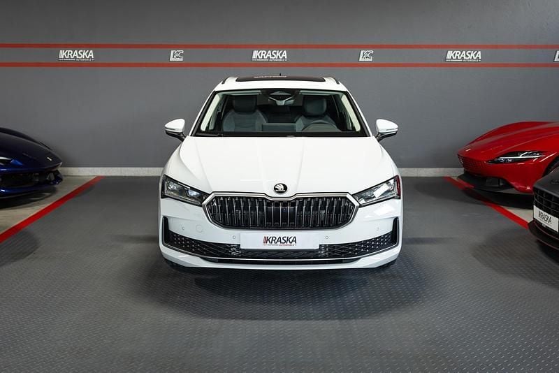 Gebraucht Skoda Superb Selection 193 PS (141 kW) 2024 Purity weiss Kombi