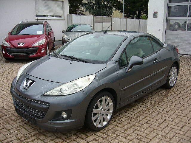 Grau Gebraucht 2010 Peugeot 207 CC Platinum Cabrio | 6.991 € (Etwas zu teuer) - Bild 1/4