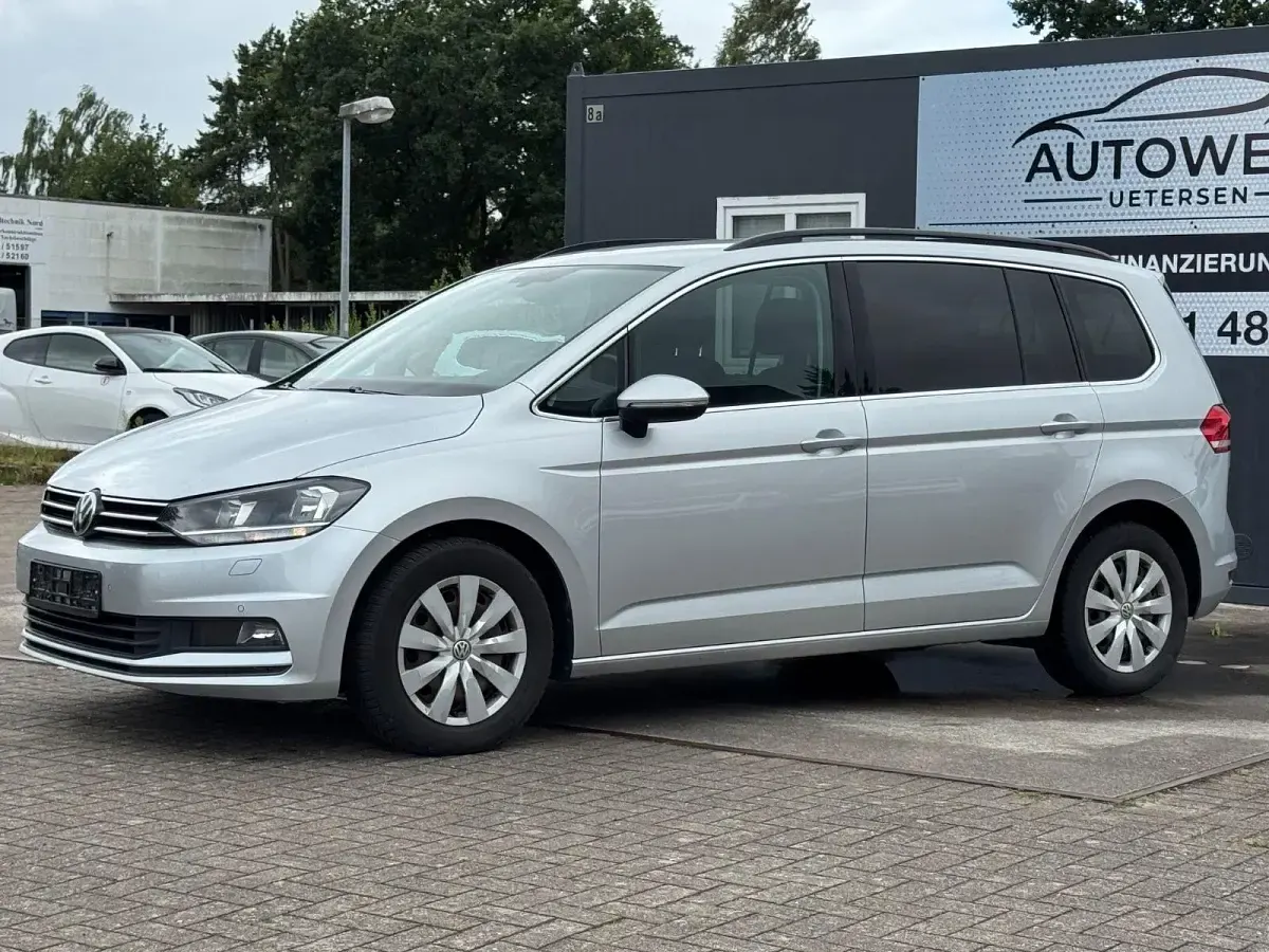 Gebraucht VW Touran Comfortline 116 PS (85 kW) 2019 Silber Van / Kleinbus