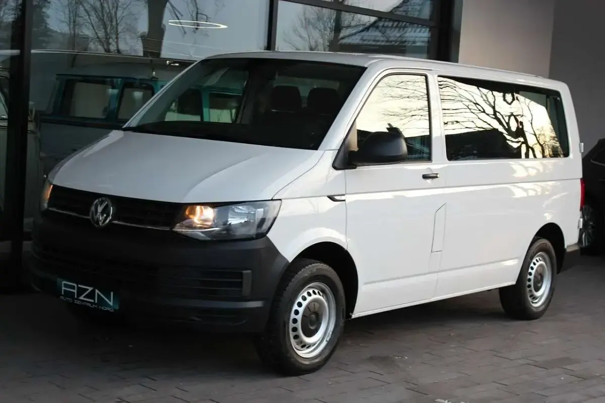 Gebraucht VW Caravelle Trendline 102 PS (75 kW) 2019 Candyweiß Van