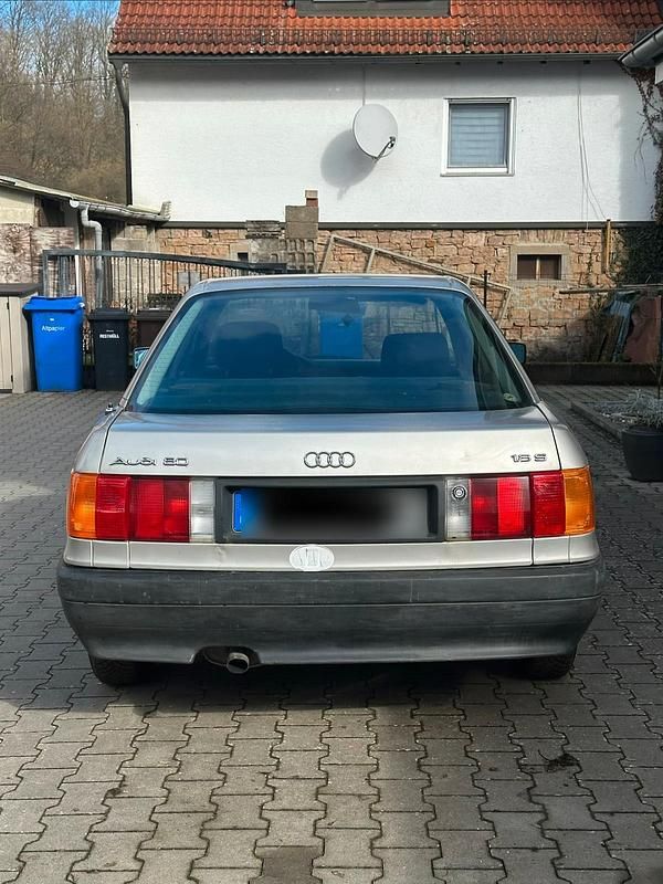 Gebraucht Audi 80 Basis 90 PS (66 kW) 1987 Silber Limousine
