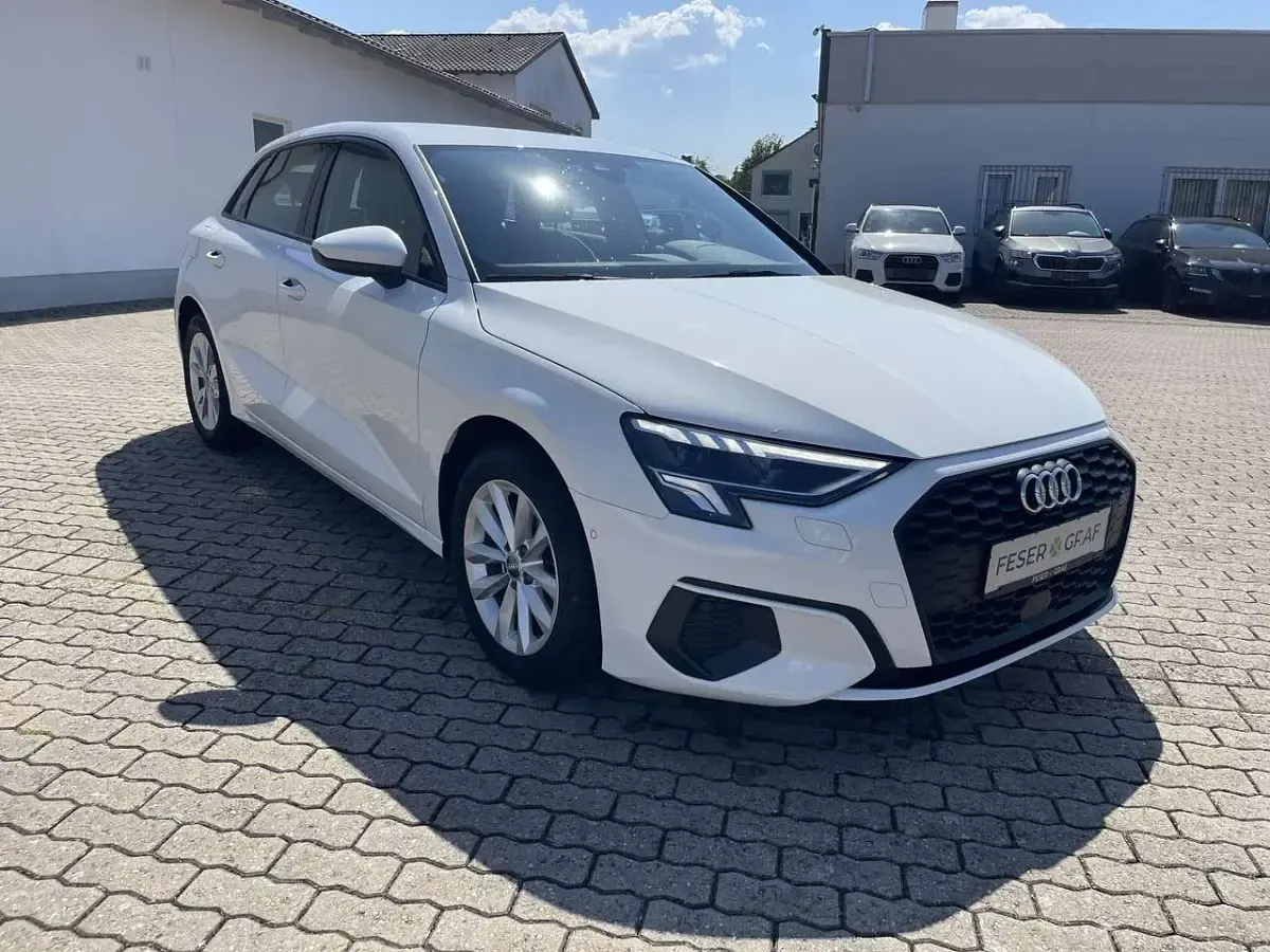 Gebraucht Audi A3 Business 110 PS (80 kW) 2023 Ibisweiß Limousine