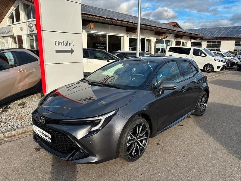 Neu Toyota Corolla Hybrid Sport 178 PS (130 kW) 2025 Grau Limousine
