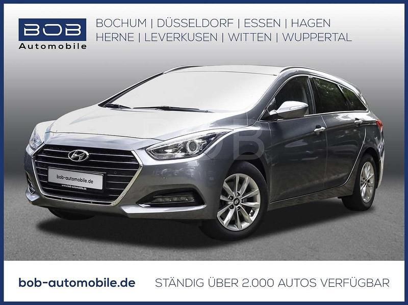 Titanum silver (silber) (silber) Gebraucht 2018 Hyundai i40 Trend Kombi | 15.888 € (Fairer Preis) - Bild 1/3