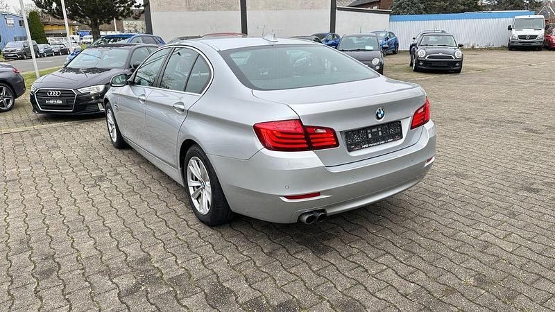 Second-hand BMW 520 184 CP (135 kW) 2014 Argintiu Berlinǎ