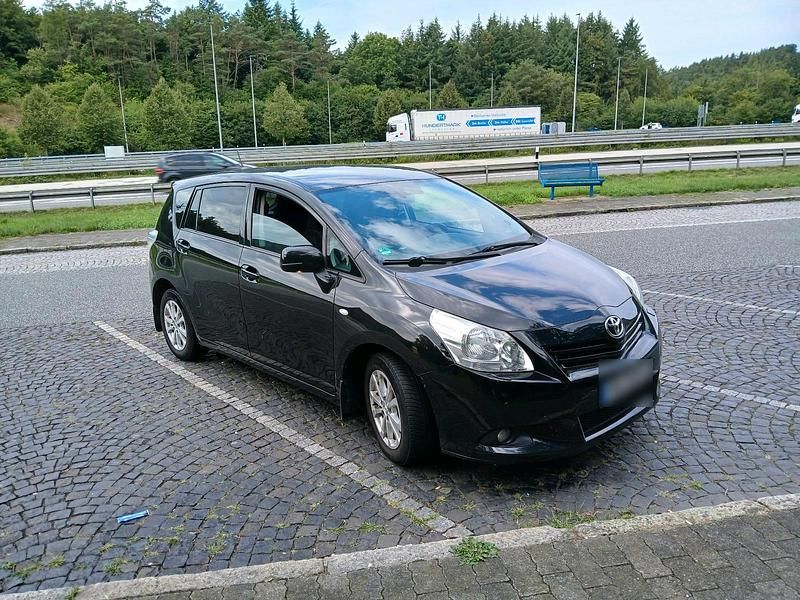 Gebraucht Toyota Verso 129 PS (94 kW) 2010 Schwarz Van / Kleinbus