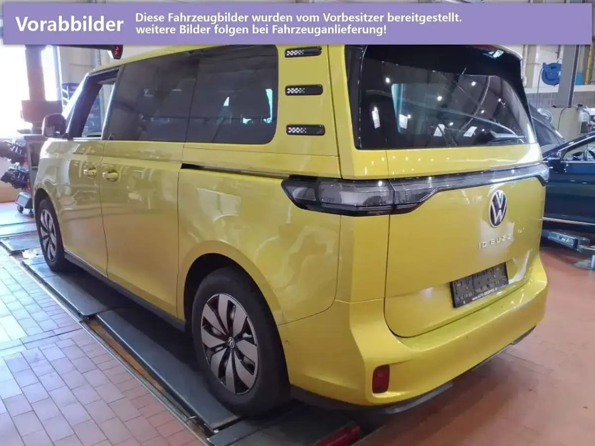 Gebraucht VW ID. Buzz Pro 150 kW (204 PS) 2023 Limonengelb (yellow), metallic Van / Kleinbus