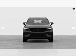 Neu Volvo XC40 Plus 163 PS (119 kW) 2026 Schwarz (onyx black / metallic) SUV