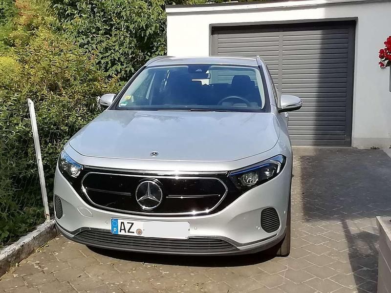 Gebraucht Mercedes EQA250 Progressive 139 kW (190 PS) 2023 Silber SUV