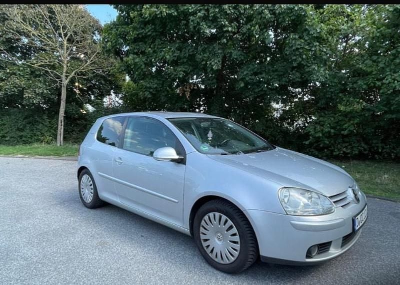 Silber Gebraucht 2007 VW Golf V Kleinwagen | 1.400 € (Superpreis) - Bild 1/4