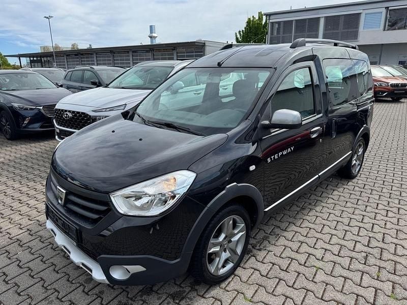 Second-hand Dacia Dokker Stepway 116 CP (85 kW) 2017 Negru Monovolum