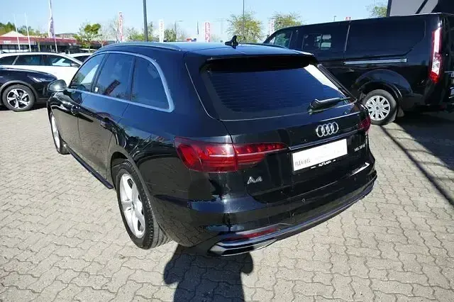 Używany Audi A4 Advanced 150 KM (110 kW) 2019 Czarny Kombi
