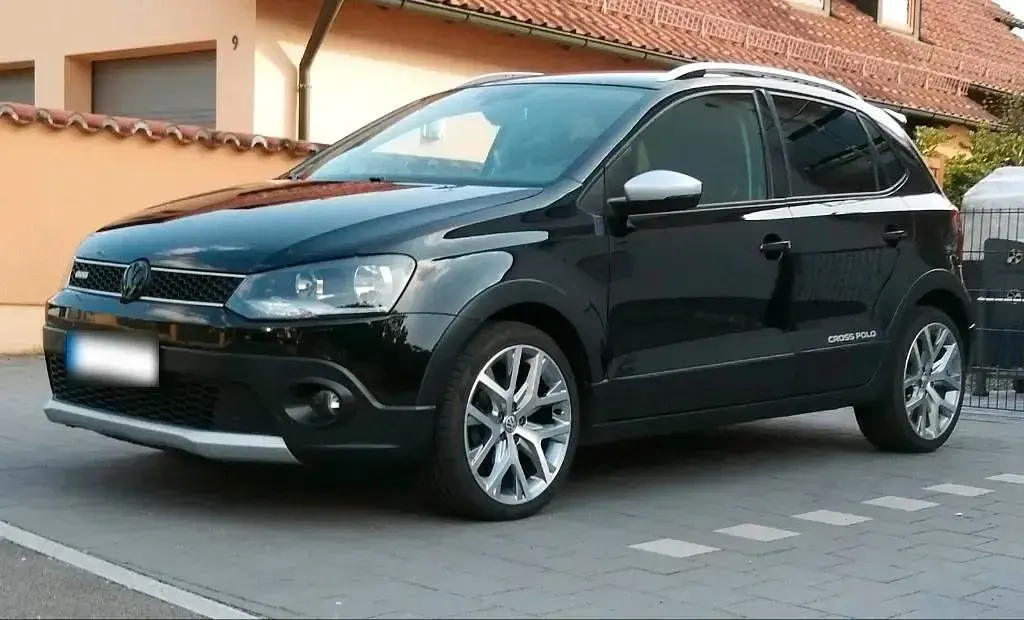 Gebraucht VW Polo Cross 90 PS (66 kW) 2017 Schwarz Kleinwagen