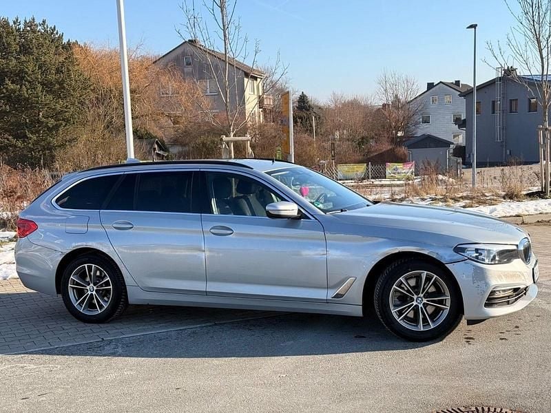 Gebraucht BMW 520 190 PS (139 kW) 2019 Silber Kombi