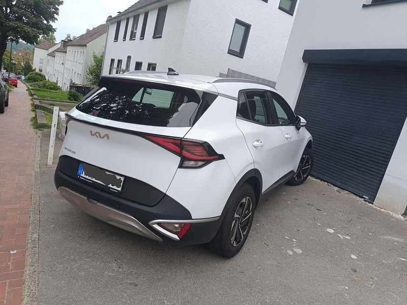Weiß Gebraucht 2023 Kia Sportage 2 SUV | 25.990 € (Fairer Preis) - Bild 1/4