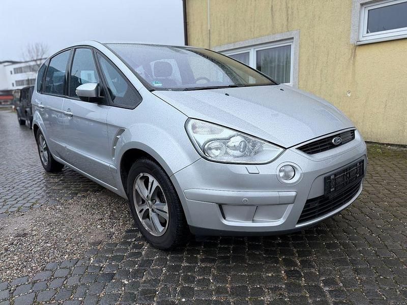 Silber Gebraucht 2009 Ford S-MAX Titanium Van / Kleinbus | 3.300 € (Guter Preis) - Bild 1/4