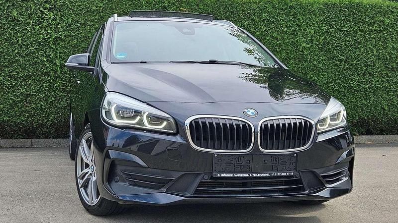 Schwarz Gebraucht 2019 BMW 218 Van / Kleinbus | 17.500 € (Fairer Preis) - Bild 1/4