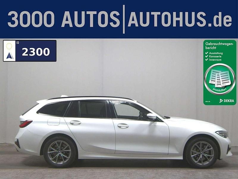 Alpinweiss iii Gebraucht 2021 BMW 330 Sport Line Kombi | 22.980 € (Superpreis) - Bild 1/4