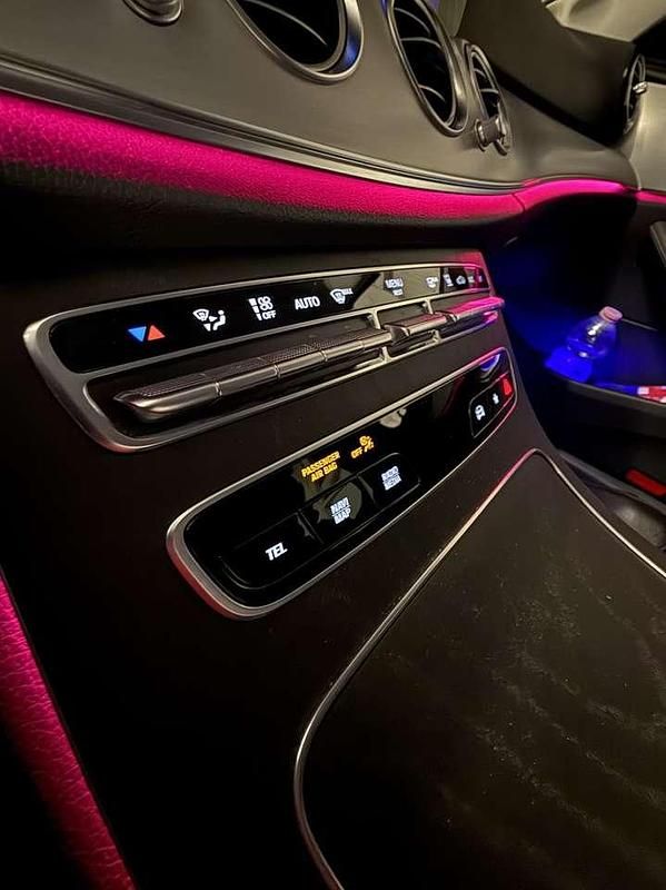 Schwarz Gebraucht 2021 Mercedes E300 Night Kombi | 32.490 € (Fairer Preis) - Bild 1/4