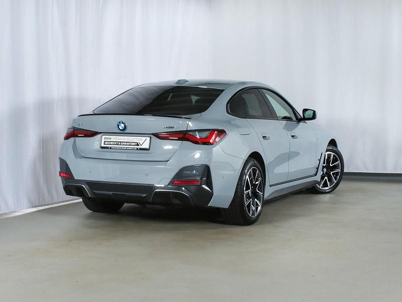 Grau Gebraucht 2023 BMW i4 M Sport Limousine | 55.990 € (Teuer) - Bild 1/4