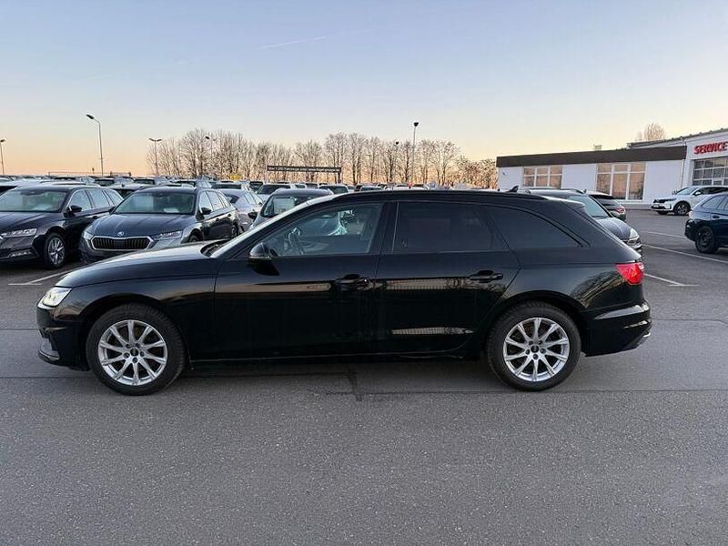 Gebraucht Audi A4 Comfort 150 PS (110 kW) 2022 Mythosschwarz metallic Kombi