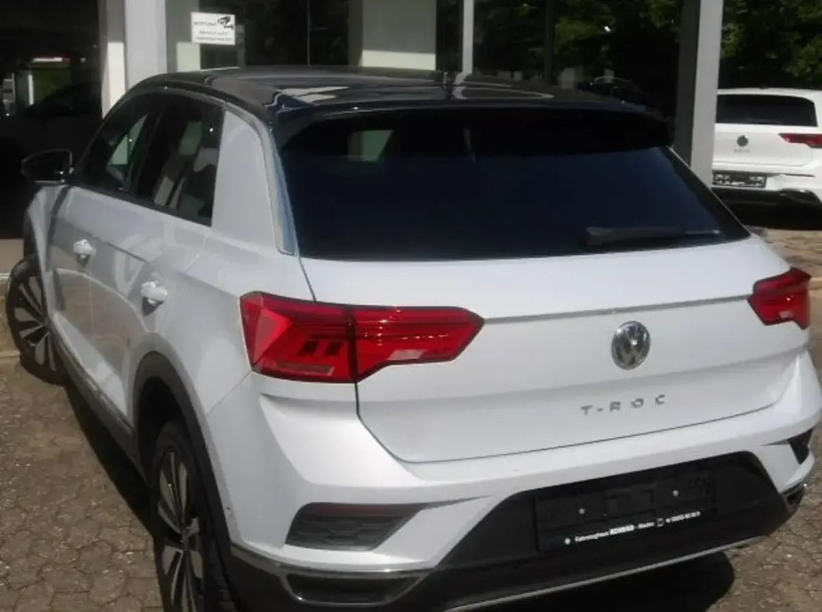 Gebraucht VW T-Roc IQ Drive 116 PS (85 kW) 2019 White silver metallic SUV