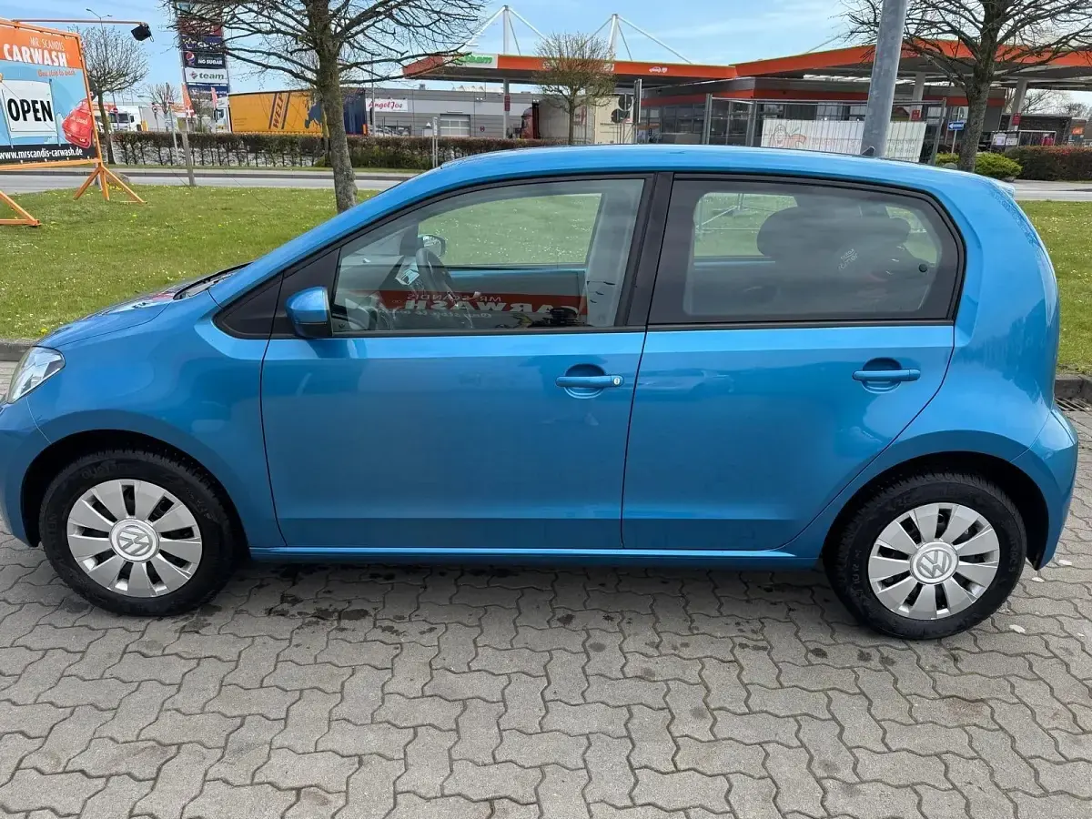 Second-hand VW up! 60 CP (44 kW) 2018 Albastru Hatchback