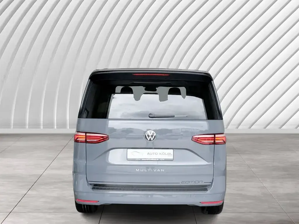 Gebraucht VW Multivan Edition 150 PS (110 kW) 2023 Pure grey Van / Kleinbus