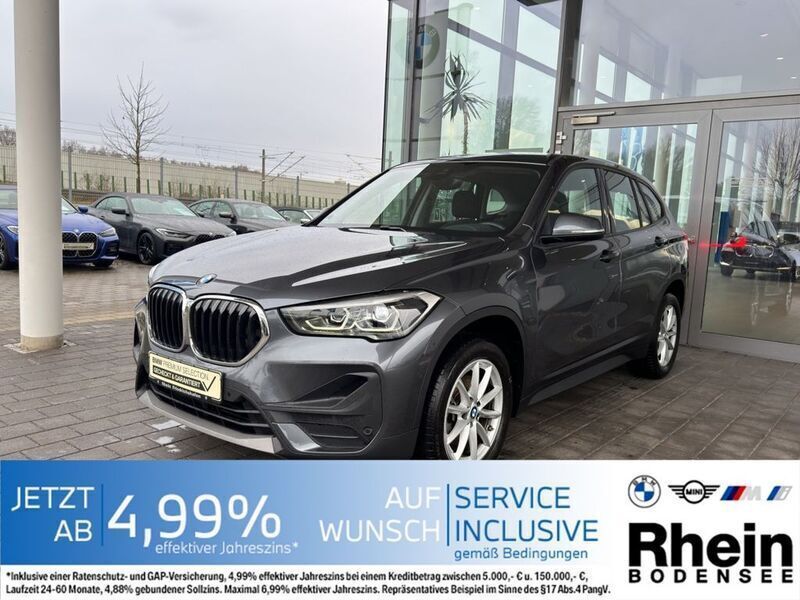 Mineralgrau metallic Gebraucht 2022 BMW X1 Sport Line SUV | 26.790 € (Superpreis) - Bild 1/4